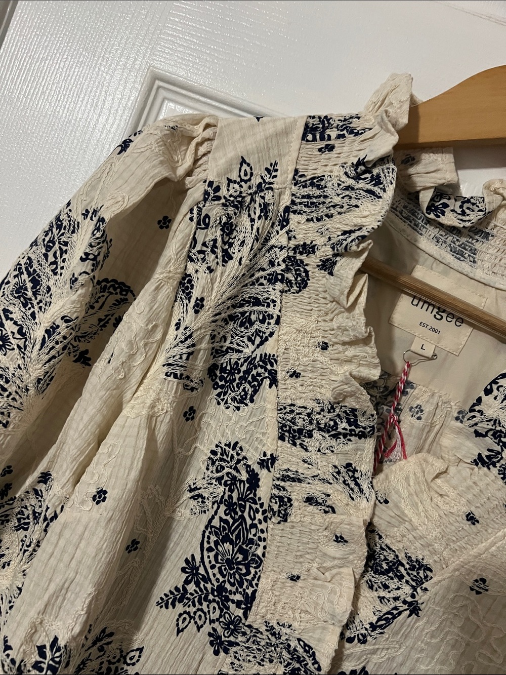 NWT Umgee Blouse Large Navy Dsesign - Picture 6 of 16